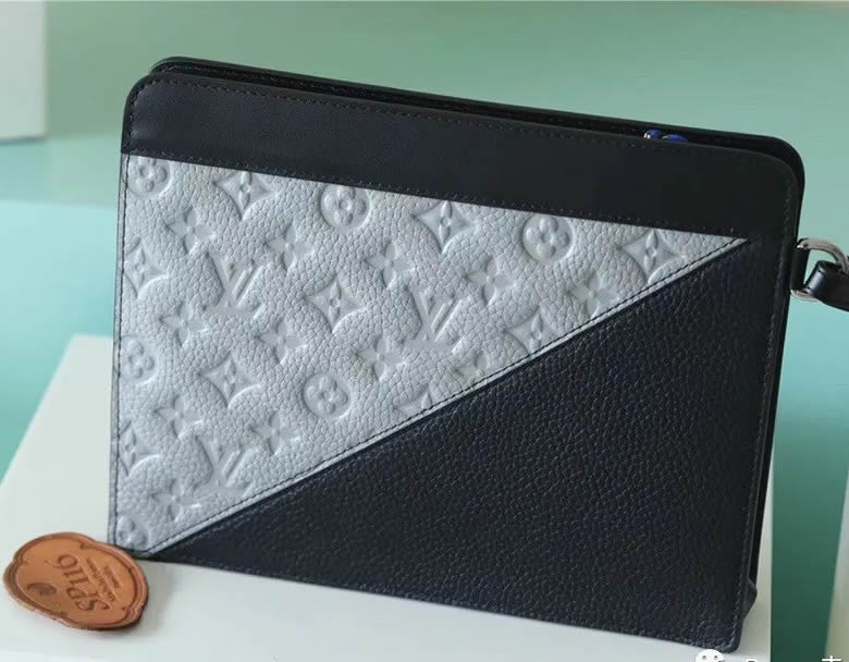 高仿LV錢包男士STANDING POUCH手拿包 M81310多色￥980.00的图片-高仿LV包包、高仿lv錢包