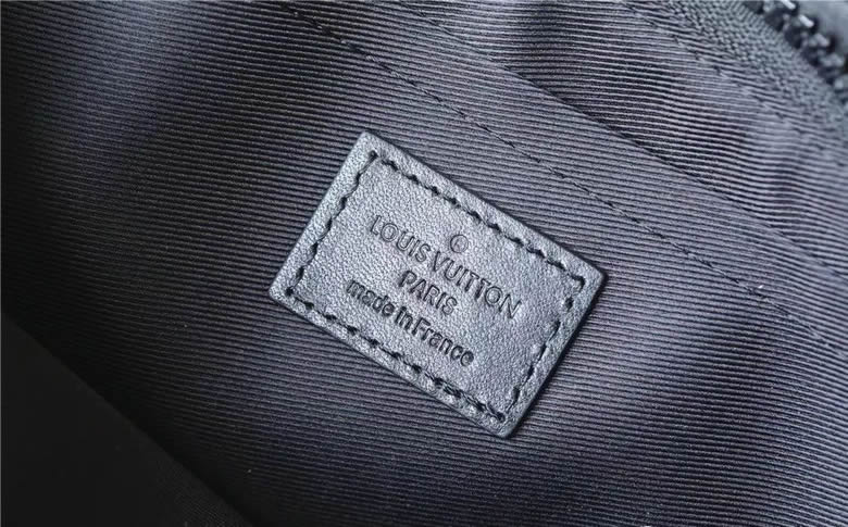 高仿LV錢包男士STANDING POUCH手拿包 M81310多色￥980.00的图片-高仿LV包包、高仿lv錢包