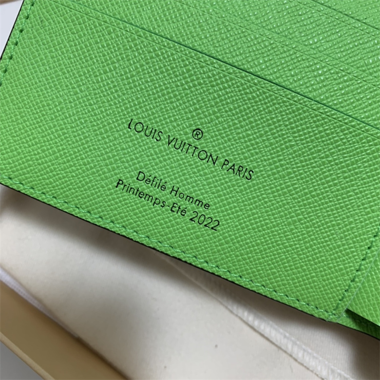 高仿lv錢包Multiple錢夾N°7 標識 M81257￥780.00的图片-高仿LV包包、高仿lv錢包