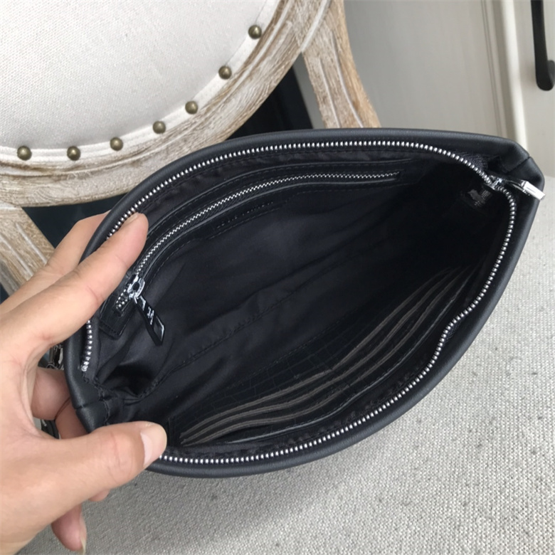 2022最新款式LV進口鹿皮紋花皮男士手拿包 9849-4￥1280.00的图片-高仿LV包包、高仿lv錢包