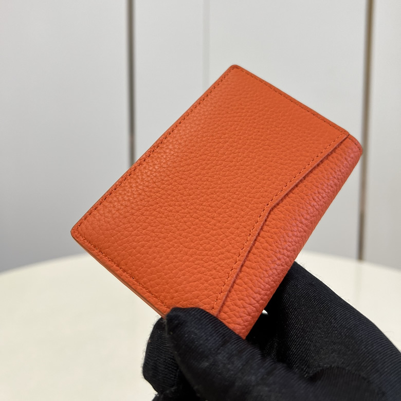 路易威登經典袋裝萬用錢包M81028橙色￥780.00的图片-高仿LV包包、高仿lv錢包