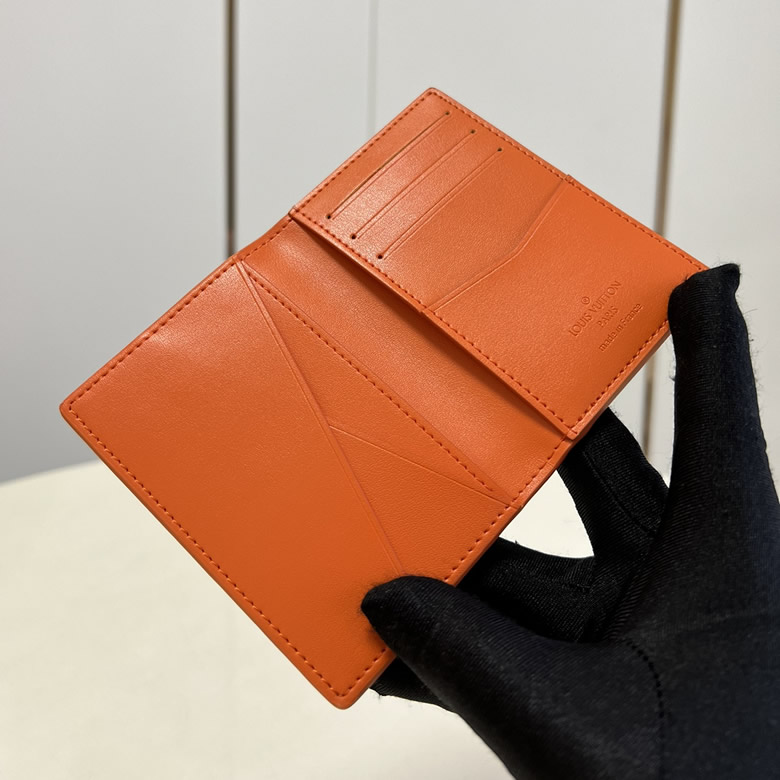 路易威登經典袋裝萬用錢包M81028橙色￥780.00的图片-高仿LV包包、高仿lv錢包