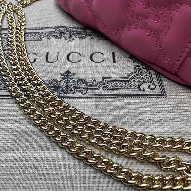 高仿GUCCI古馳GG Matelassé迷妳手提包723770玫紅¥980.00的图片-高仿古奇包包Gucci、高仿古奇女包Gucci 高仿GUCCI古馳GG Matelassé迷妳手提包723770玫紅¥980.00的图片-高仿古奇包包Gucci、高仿古奇女包Gucci