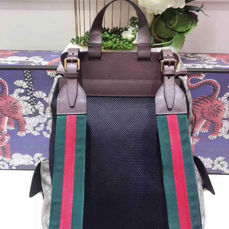 男士新款gucci唐老鴨卡通貼花米色印花雙肩背包 460029￥1880.00的图片-高仿古奇包包Gucci、高仿古奇男包Gucci