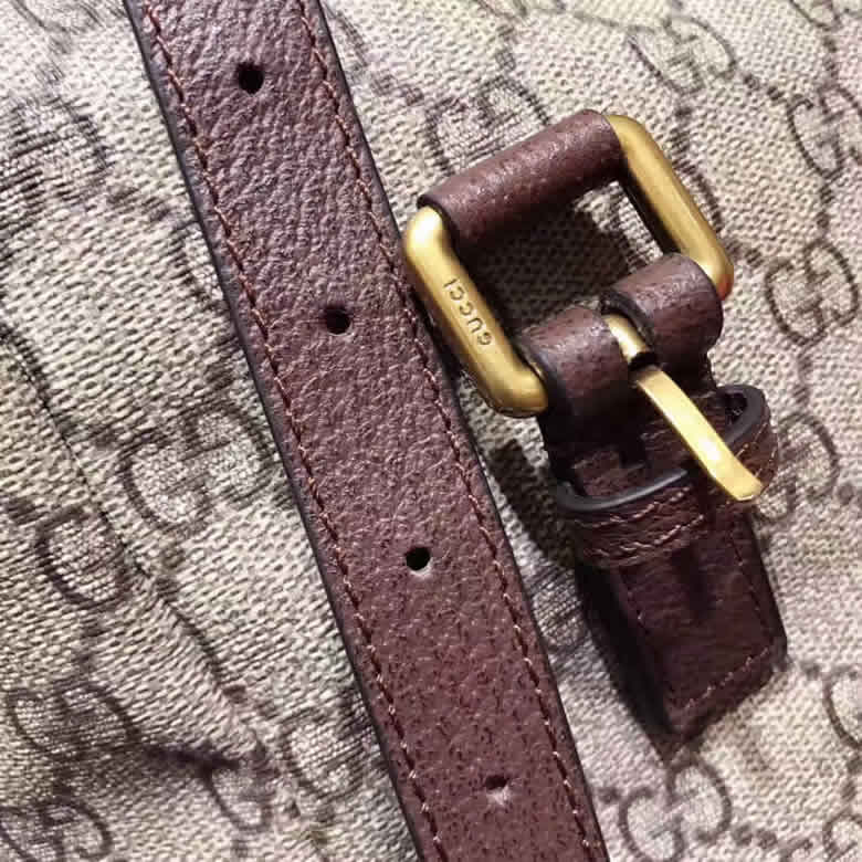 男士新款gucci唐老鴨卡通貼花米色印花雙肩背包 460029￥1880.00的图片-高仿古奇包包Gucci、高仿古奇男包Gucci