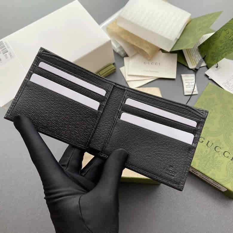 GUCCI古馳23年春夏男士飾馬銜扣雙摺錢包 700462￥680.00的图片-高仿古奇包包Gucci、高仿古奇錢包Gucci