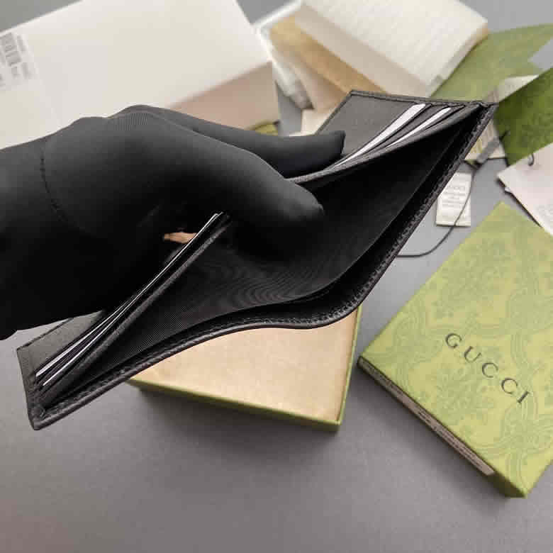 GUCCI古馳23年春夏男士飾馬銜扣雙摺錢包 700462￥680.00的图片-高仿古奇包包Gucci、高仿古奇錢包Gucci