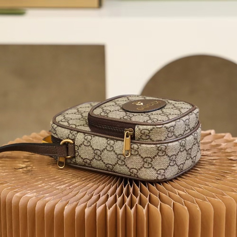 高仿Gucci Neo Vintage迷你手袋Gucci相機包虎頭包 658556¥980.00的图片-高仿古奇包包Gucci、高仿古奇錢包Gucci 高仿Gucci Neo Vintage迷你手袋Gucci相機包虎頭包 658556¥980.00的图片-高仿古奇包包Gucci、高仿古奇錢包Gucci