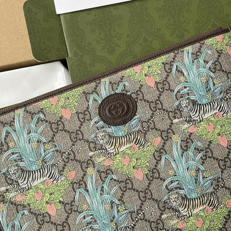 高仿古奇手包2022新年老虎和花朵印花米色和烏木色688378￥980.00的图片-高仿古奇包包Gucci、高仿古奇錢包Gucci