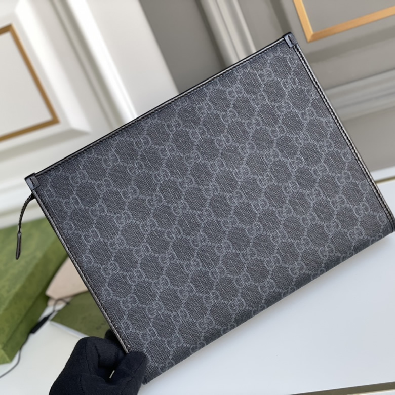 GUCCI包包古馳男士新品互扣式雙G手拿包化妝包672956￥980.00的图片-高仿古奇包包Gucci、高仿古奇錢包Gucci