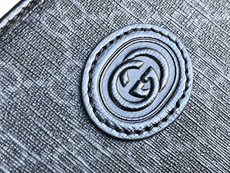 GUCCI包包古馳男士新品互扣式雙G手拿包化妝包672956￥980.00的图片-高仿古奇包包Gucci、高仿古奇錢包Gucci