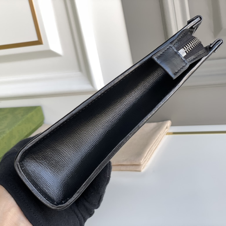 GUCCI包包古馳男士新品互扣式雙G手拿包化妝包672956￥980.00的图片-高仿古奇包包Gucci、高仿古奇錢包Gucci