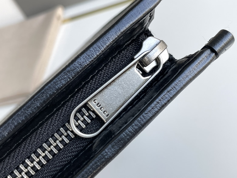 GUCCI包包古馳男士新品互扣式雙G手拿包化妝包672956￥980.00的图片-高仿古奇包包Gucci、高仿古奇錢包Gucci