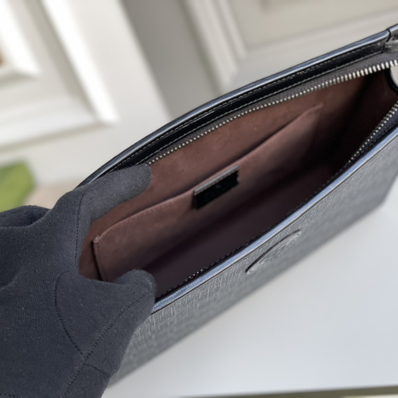 GUCCI包包古馳男士新品互扣式雙G手拿包化妝包672956￥980.00的图片-高仿古奇包包Gucci、高仿古奇錢包Gucci