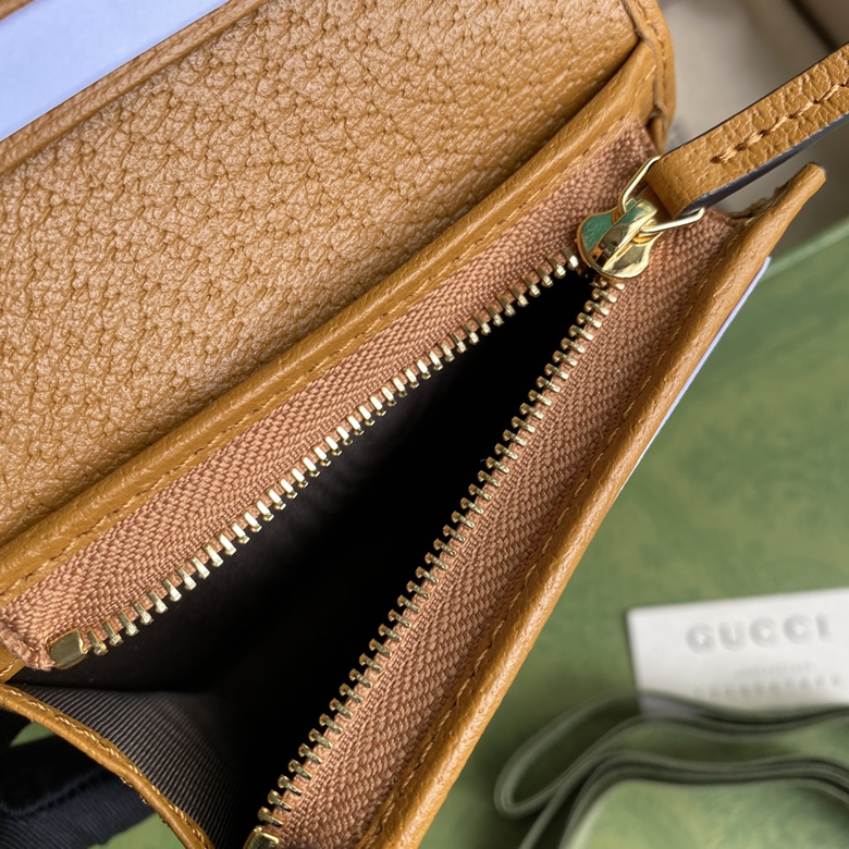 原單古馳女款錢包新春泰迪熊聯名繫列卡包經典面料飾泰迪熊印花654541￥980.00的图片-高仿古奇包包Gucci、高仿古奇錢包Gucci