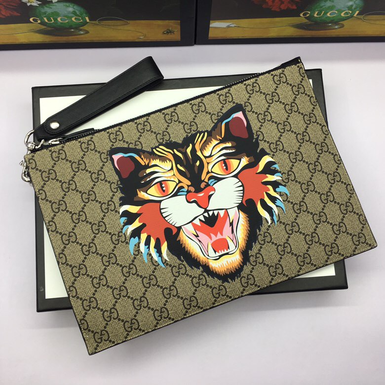 GUCCI/古馳怒貓印花GG Supreme人造帆佈中性款式手拿包473904杏色￥980.00的图片-高仿古奇包包Gucci、高仿古奇錢包Gucci