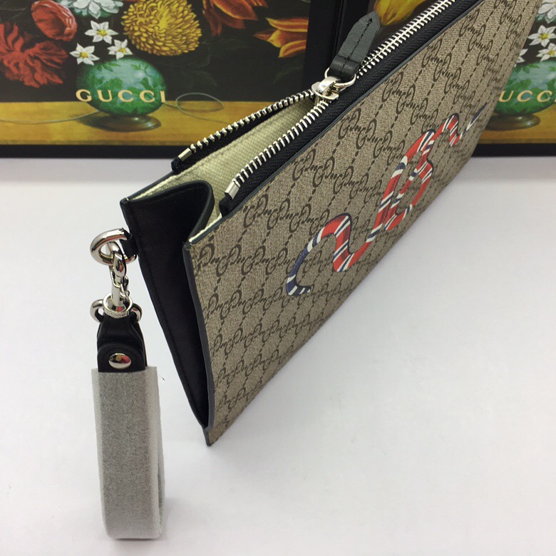 GUCCI古馳古奇2019新款男士蛇印花手拿包473904杏色￥980.00的图片-高仿古奇包包Gucci、高仿古奇錢包Gucci