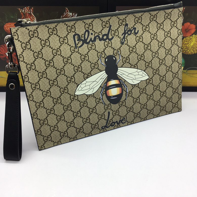 GUCCI古馳烏木色人造帆佈蜜蜂圖案男士手拿包 473904杏色￥880.00的图片-高仿古奇包包Gucci、高仿古奇錢包Gucci