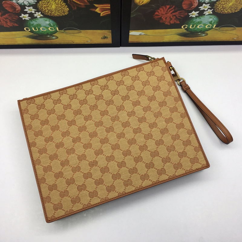 高仿GUCCI古馳男包手包NY Yankees 手拿包547796 9Y9ET 9573淺棕￥980.00的图片-高仿古奇包包Gucci、高仿古奇錢包Gucci