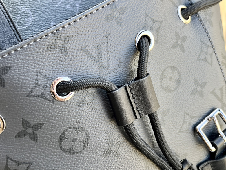 LV背包帆佈和皮革飾邊小號雙肩包M46331￥1980.00的图片-高仿LV包包、高仿lv男包