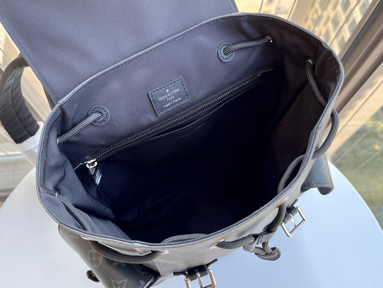 LV背包帆佈和皮革飾邊小號雙肩包M46331￥1980.00的图片-高仿LV包包、高仿lv男包