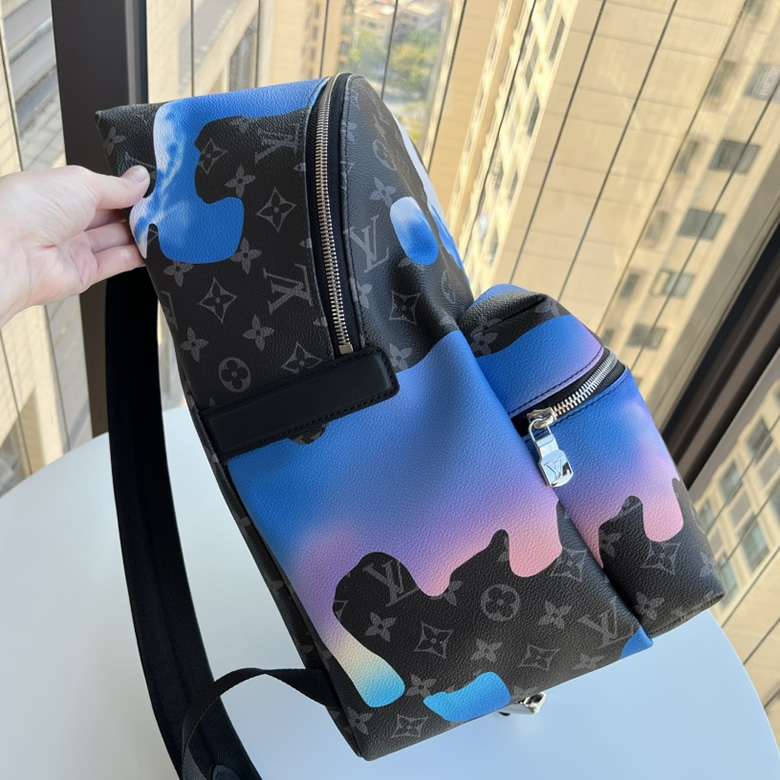 原單lv雙肩包出自Room with a View膠囊繫列飄浮雲朵的憧憬M21429￥1880.00的图片-高仿LV包包、高仿lv男包