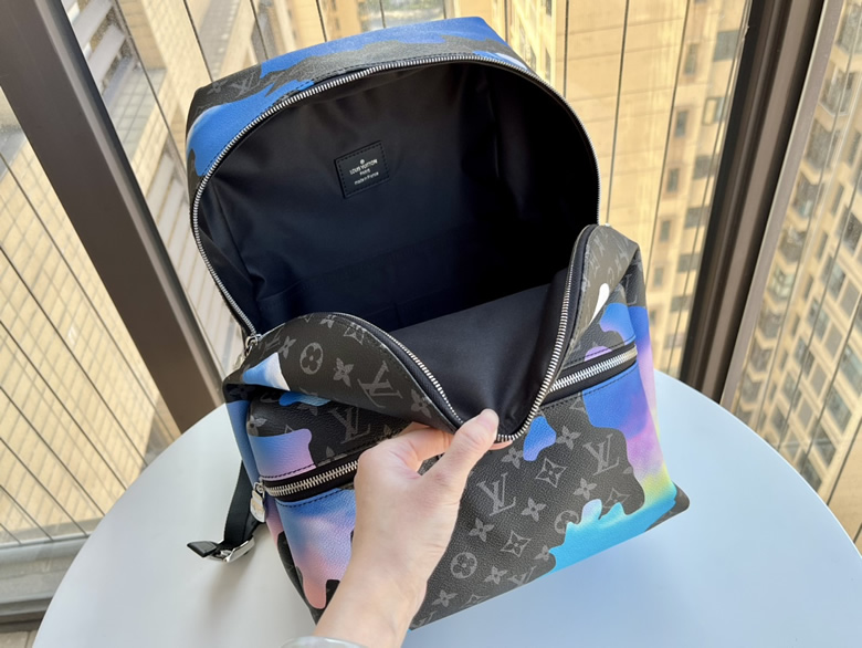 原單lv雙肩包出自Room with a View膠囊繫列飄浮雲朵的憧憬M21429￥1680.00的图片-高仿LV包包、高仿lv男包