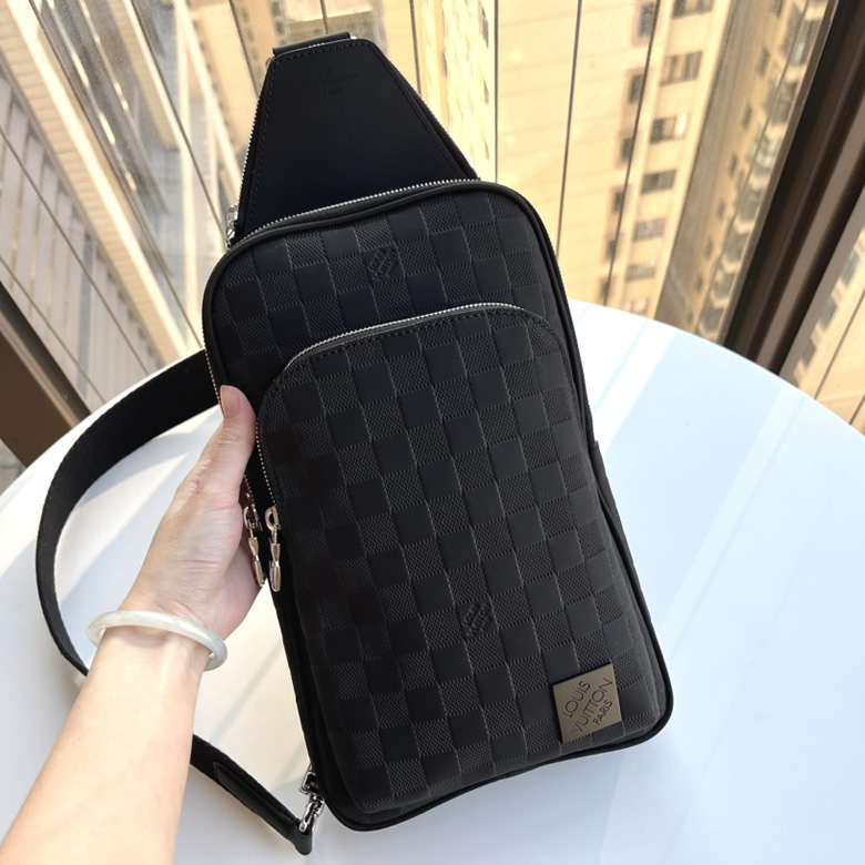 LV/路易威登男包單肩包黑色壓印棋盤格紋復古休閑斜挎包N45303￥980.00的图片-高仿LV包包、高仿lv男包