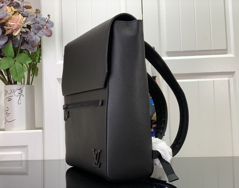 頂級原單LV takeoff 雙肩包takeoff雙肩包M21367克色克標￥1680.00的图片-高仿LV包包、高仿lv男包