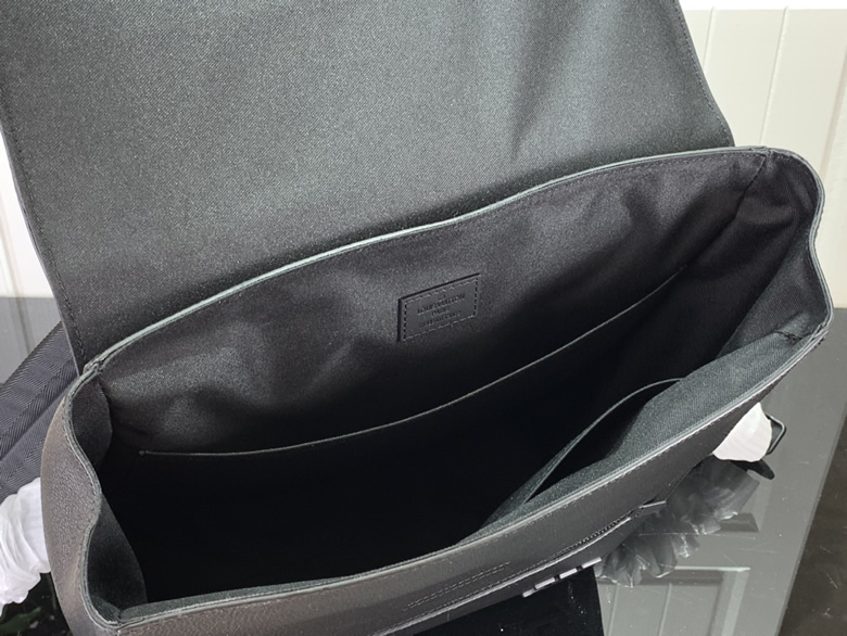 頂級原單LV takeoff 雙肩包takeoff雙肩包M21367克色克標￥1680.00的图片-高仿LV包包、高仿lv男包