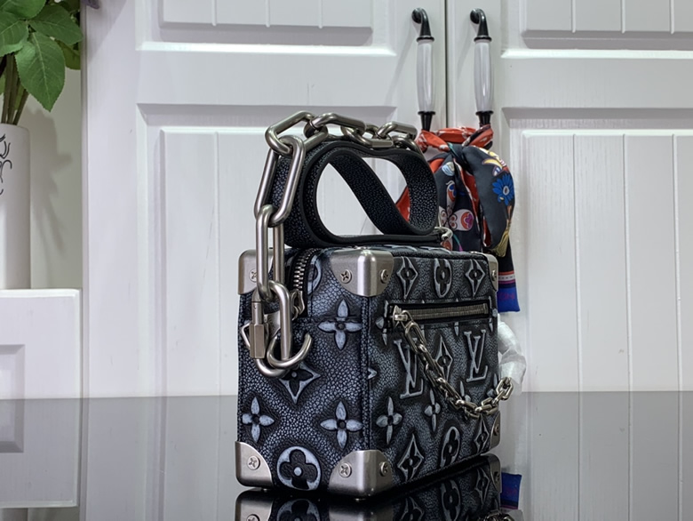 LV軟盒子頂級原單手袋trunk限量minibox盒子鏈條包男女通用M44480￥1580.00的图片-高仿LV包包、高仿lv男包