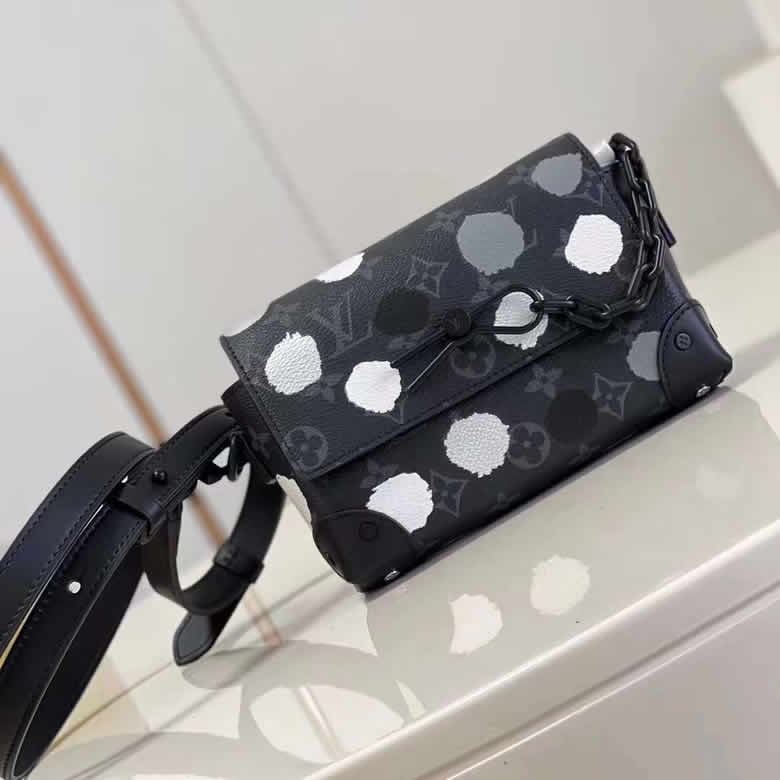 LV路易威登2022秋冬男包開箱測評迷妳鏈條包 M81783￥1480.00的图片-高仿LV包包、高仿lv男包