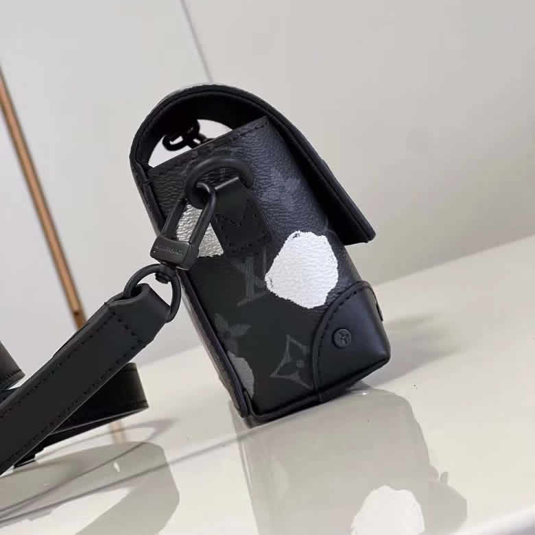 LV路易威登2022秋冬男包開箱測評迷妳鏈條包 M81783￥1480.00的图片-高仿LV包包、高仿lv男包