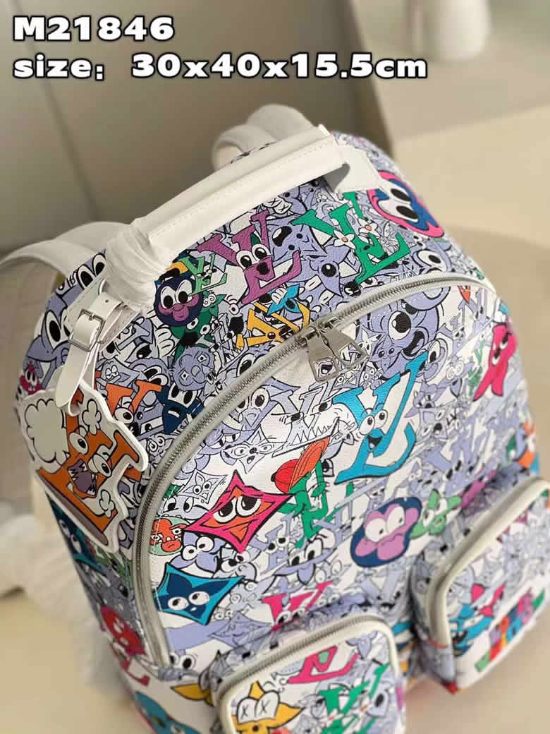 lv雙肩包2022秋冬繫列Damier Graphite帆佈錶面描繪動物圖案M21846￥1680.00的图片-高仿LV包包、高仿lv男包