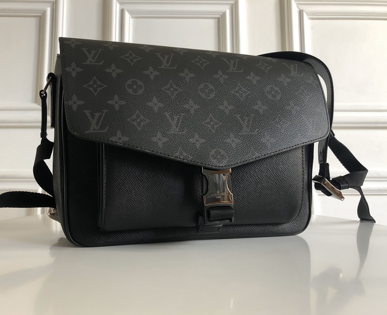 路易威登LV黑武士郵差包男士黑花2021款M30746￥1480.00的图片-高仿LV包包、高仿lv男包