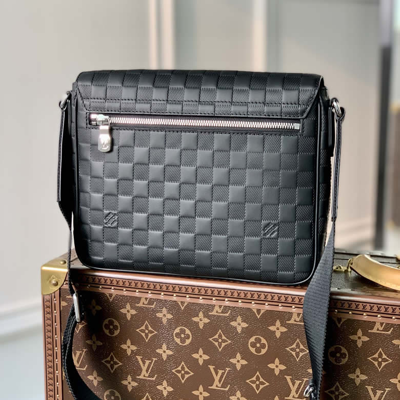 LV原單N42711 DISTRICT 小號郵差包￥1480.00的图片-高仿LV包包、高仿lv男包