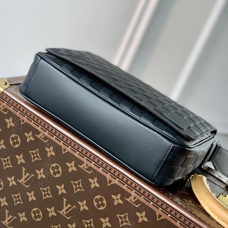 LV原單N42711 DISTRICT 小號郵差包￥1480.00的图片-高仿LV包包、高仿lv男包