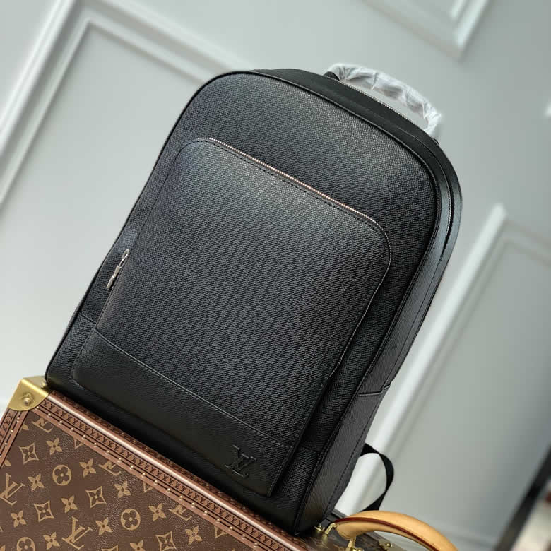 高仿LV双肩包 ADRIAN BACKPACK M30857￥1680.00的图片-高仿LV包包、高仿lv男包