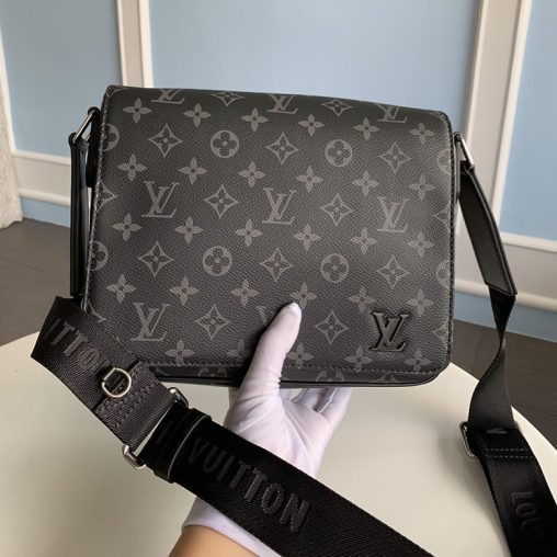 高仿LV DISTRICT小號郵差包M46255￥1480.00