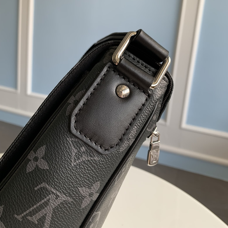 高仿LV DISTRICT小號郵差包M46255￥1480.00的图片-高仿LV包包、高仿lv男包