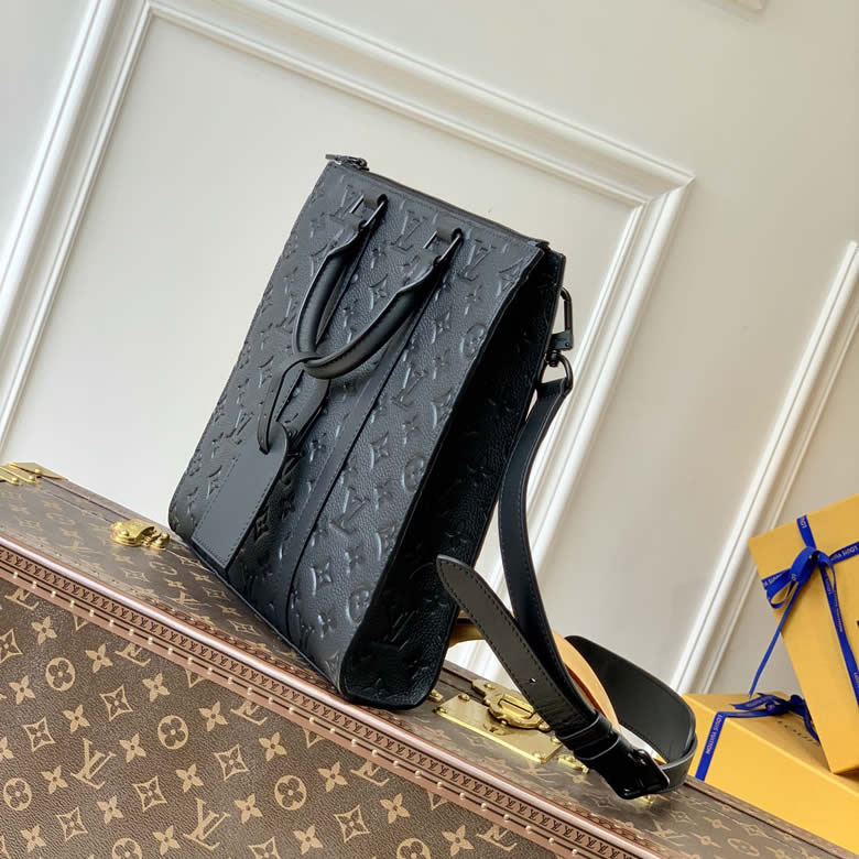 高仿LV手提斜跨包Sac Plat Cross 手袋 M59960￥1680.00的图片-高仿LV包包、高仿lv男包