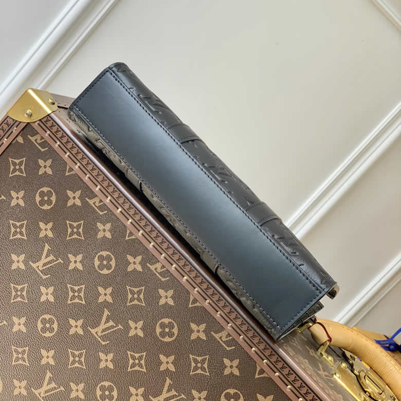 高仿LV手提斜跨包Sac Plat Cross 手袋 M59960￥1680.00的图片-高仿LV包包、高仿lv男包