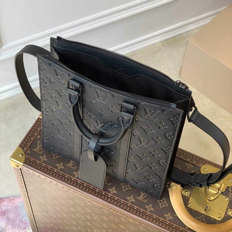 高仿LV手提斜跨包Sac Plat Cross 手袋 M59960￥1680.00的图片-高仿LV包包、高仿lv男包