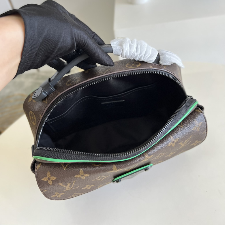 高仿lv男包S-Lock 郵差包凝聚路易威登的經典筆觸M46246￥1480.00的图片-高仿LV包包、高仿lv男包