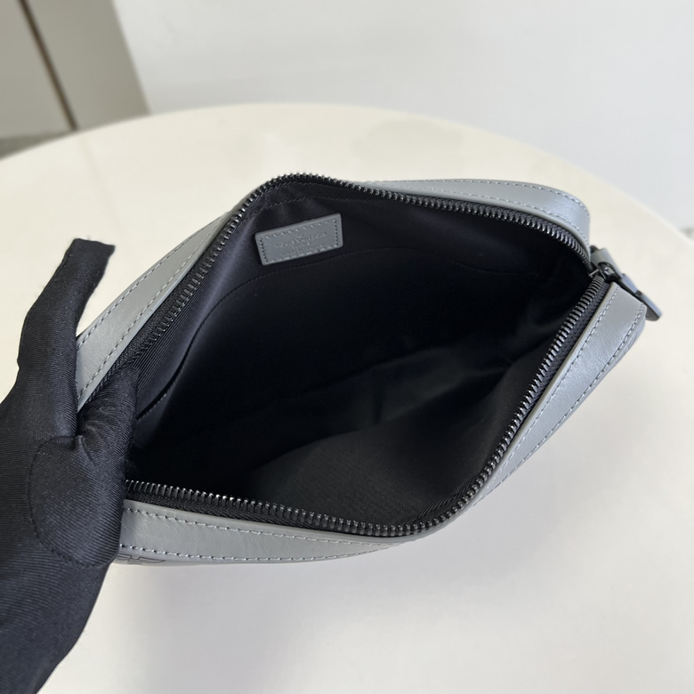 高仿LV路易威登Duo郵差包二件套男士斜挎包二合一背包 M46104￥1480.00的图片-高仿LV包包、高仿lv男包