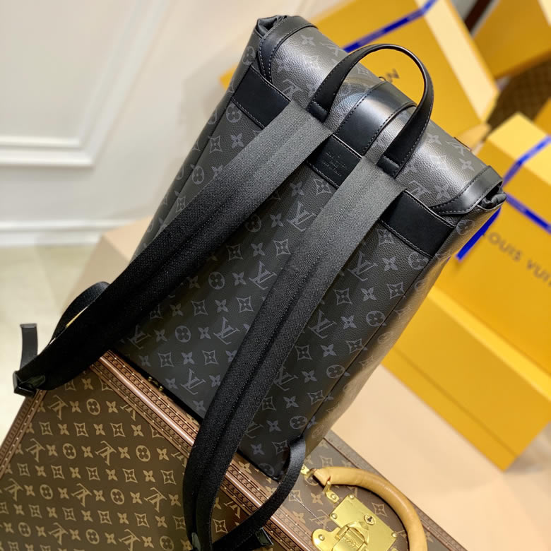 頂級原單LV男士雙肩包2022新款SAUMUR 黑色老花塗層帆佈 M45913黑￥1680.00的图片-高仿LV包包、高仿lv男包