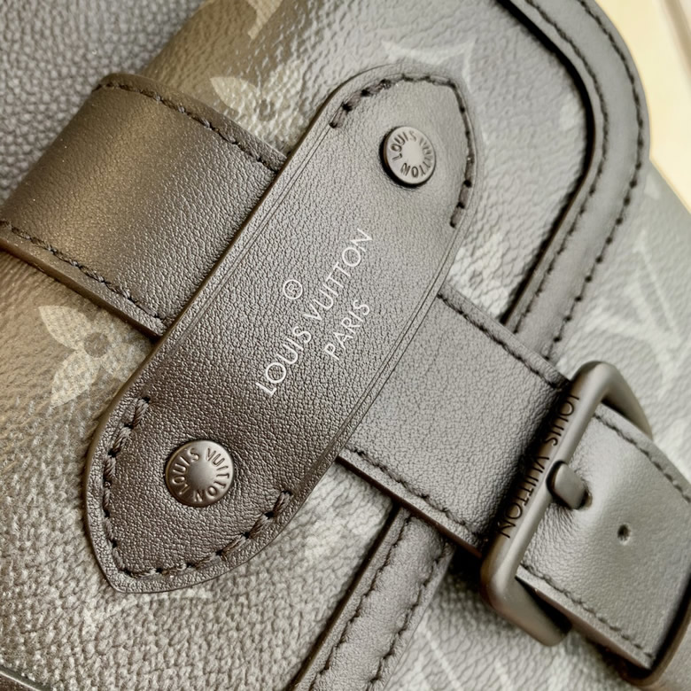 高仿LV男士Saumur單肩包 M45912黑色老花￥1480.00的图片-高仿LV包包、高仿lv男包