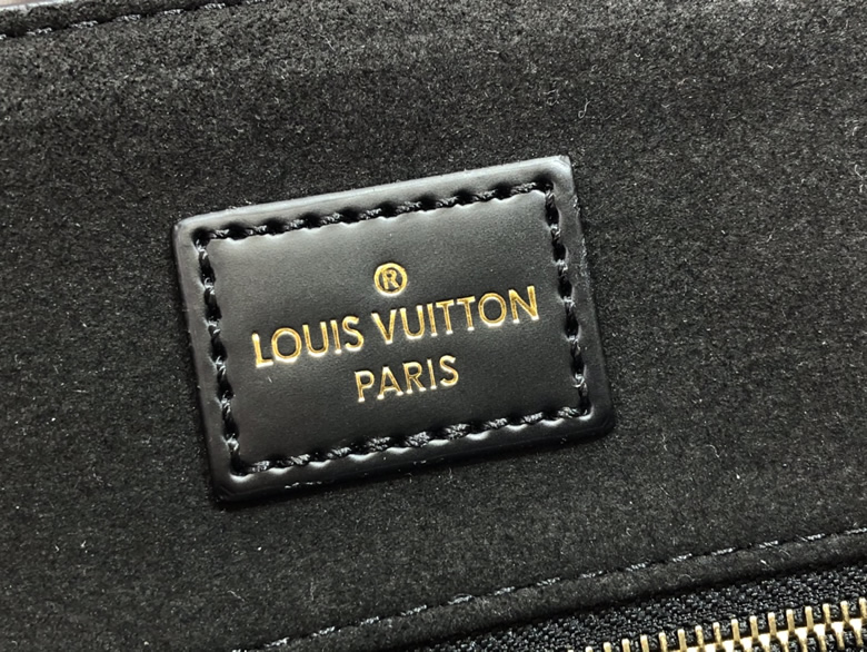 高仿lv手提斜跨男包SAC PLAT PM水波紋手袋m586585/8657克色￥1680.00的图片-高仿LV包包、高仿lv男包