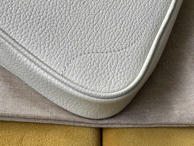 高仿古奇2023新款Aphrodite繫列雙G單肩手提純色腋下包739076白￥1480.00的图片-高仿古奇包包Gucci、高仿古奇女包Gucci