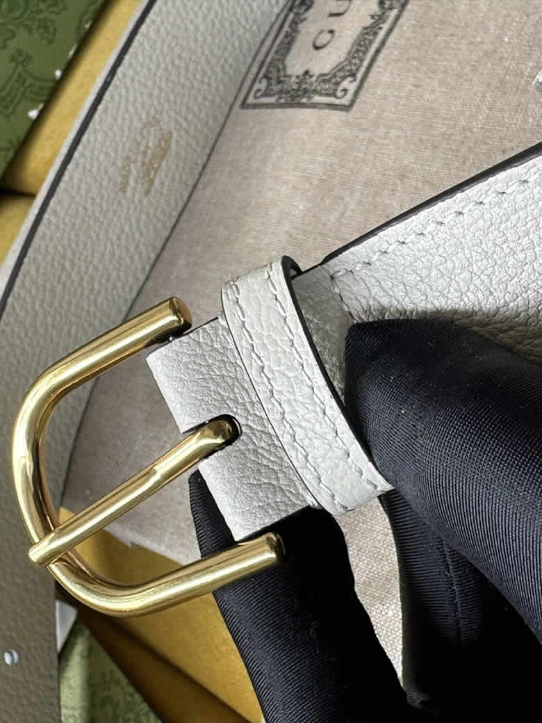 高仿古奇2023新款Aphrodite繫列雙G單肩手提純色腋下包739076白￥1480.00的图片-高仿古奇包包Gucci、高仿古奇女包Gucci